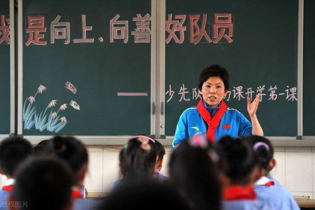 他在《利刃出鞘》中身兼导演、编剧、制片三职，剧本构思超过十年